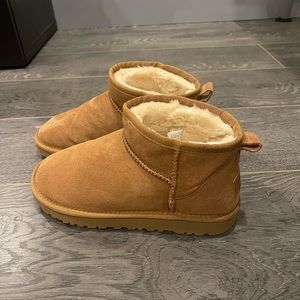 Light tan ugg ultra mini